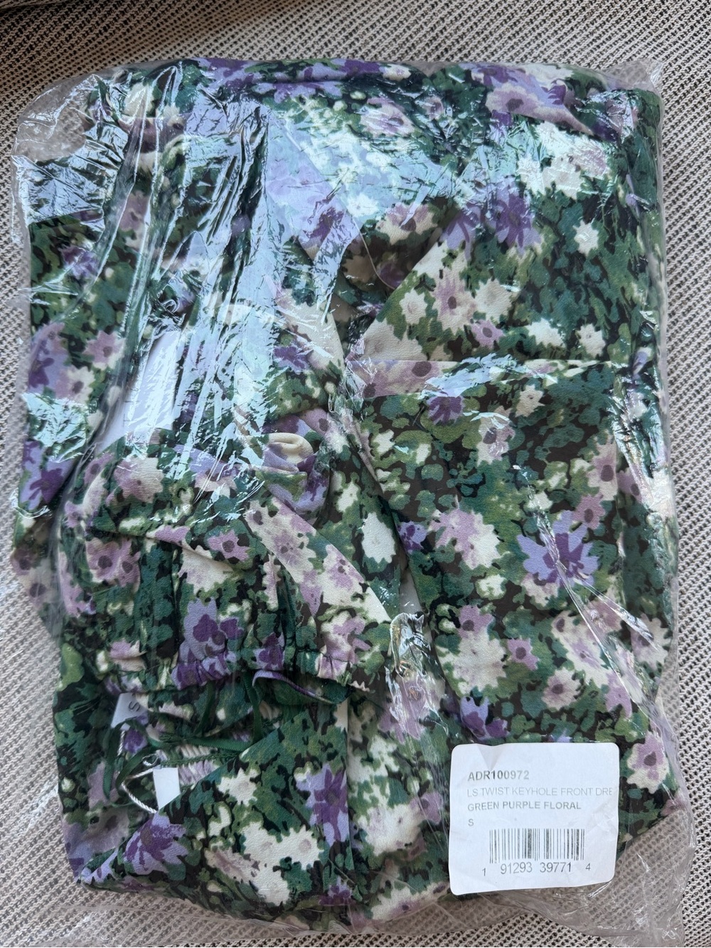 ASTR Green Floral Midi Dress with Puff Sleeves - Picture 4 of 4